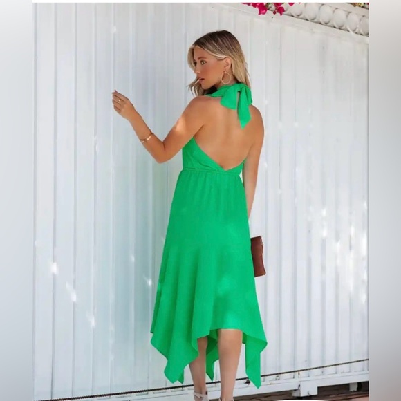 Vici Marisol Halter Cut Out Midi Dress in a Gorgeous Green Size Small - Picture 3 of 5
